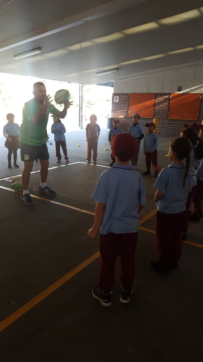 AWPS_GetActive's tweet image. This week working on passing and quick reaction time. Have to clap before we catch. #sportingschools #getactive