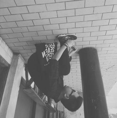 danieldoesnt's tweet photo. Join my LIVE on #BIGOLIVE. https://t.co/kR135f3dTm https://t.co/E2aU7fBkbf