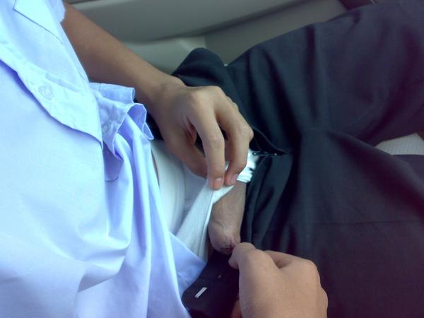 terapanK's tweet photo. พี่เค้าาบอกหิวขอกินบนรถเลย ติดไฟแดงกลางวันแสกๆ https://t.co/mMyYSmrJ6k