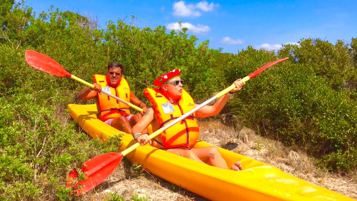 rtl1025's tweet photo. #miseriaenobiltà scusate...per il mare??😜 #colonnabeach #Sardegna #valtur #lestatesiamonoi https://t.co/yK2B6i28RI