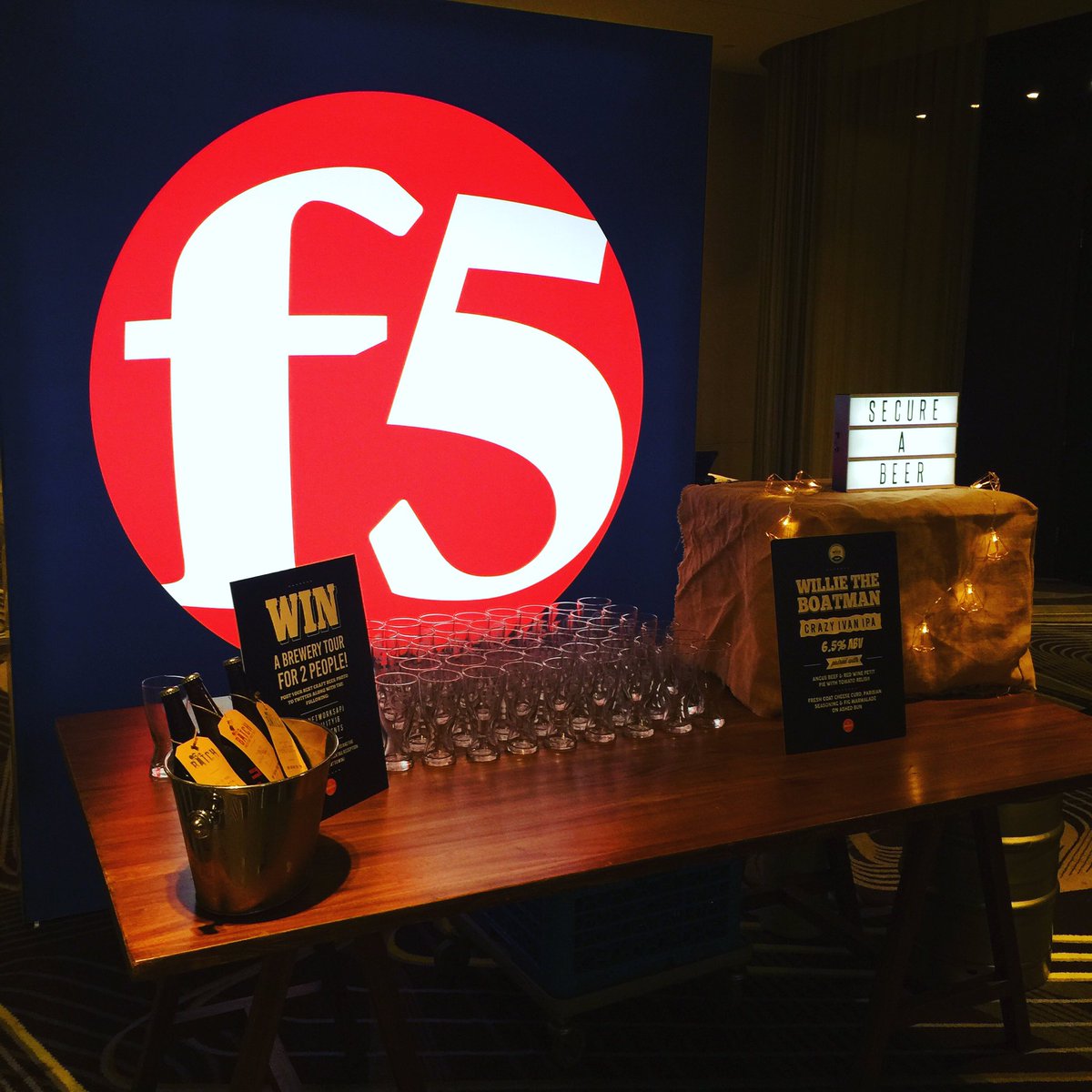 Daves_Events's tweet photo. Thanks @F5NetworksAPJ for a great night with some great local beers from @BatchBrewCo @Pat_of_Tempe #F5Agility16 https://t.co/lZUrW5HSt7