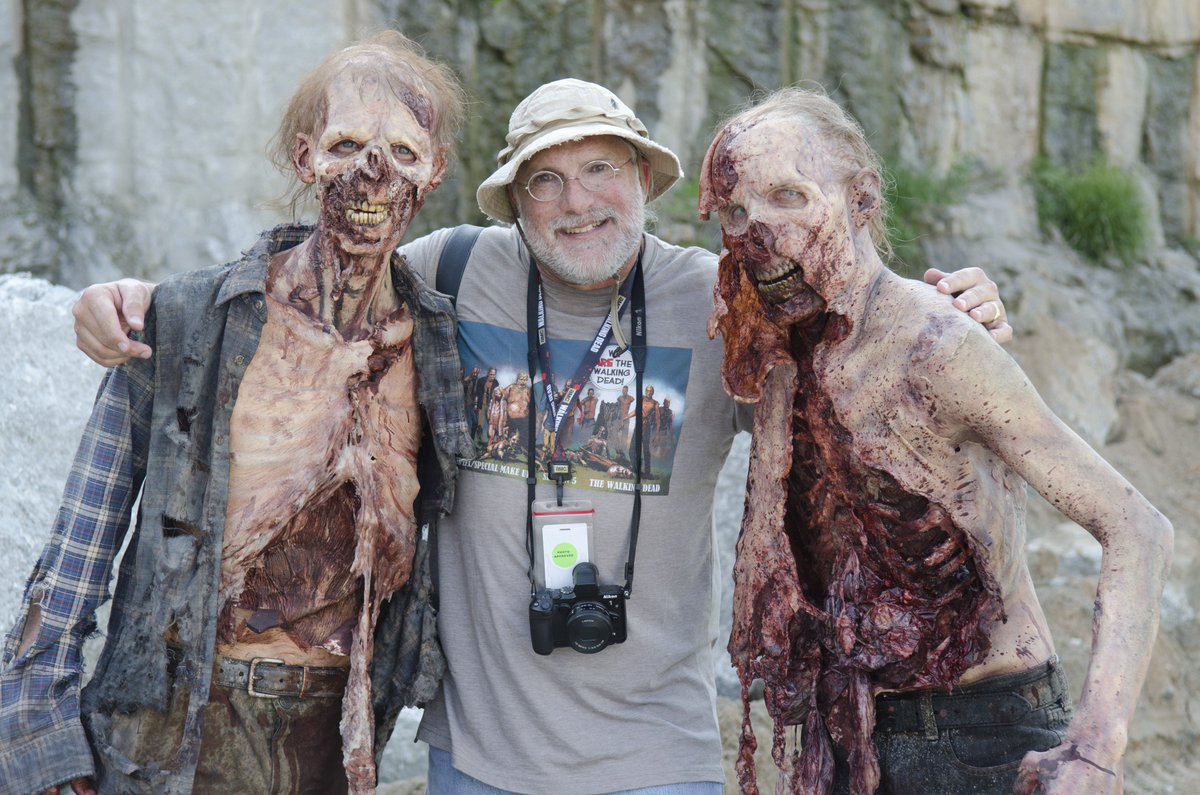 AlligatorAlumni's tweet photo. How I went from filming @FloridaGators 2 shooting zombies on @WalkingDead_AMC #GenePageAMC https://t.co/8foixb2XYR https://t.co/EEKk0sSf3i
