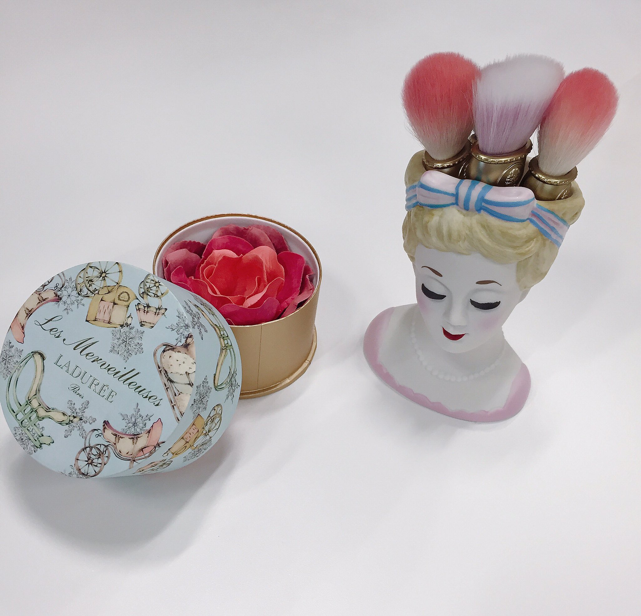 レメルヴェイユーズ ラデュレ ブラッシュ ホルダー 【公式通販】