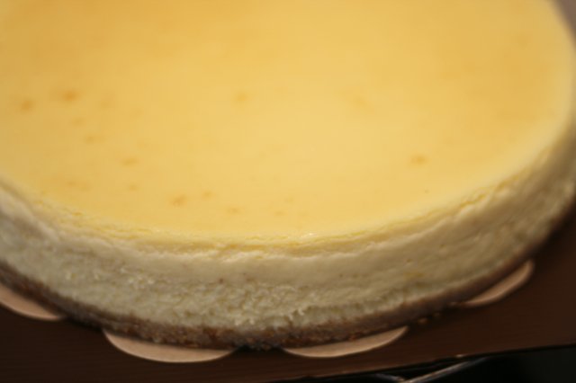 balisbestchefs's tweet photo. @philbgray #bali I will feed you one of my cakes https://t.co/FIUrWBvBfe