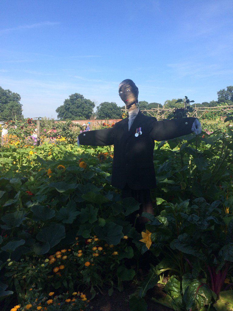 BecomingBeige's tweet photo. #hero of the veg patch with medals of honour! @NTPackwood @nationaltrust @visit_solihull @Goodfooddrink #BeingBeige https://t.co/7Ufqh2aMXc