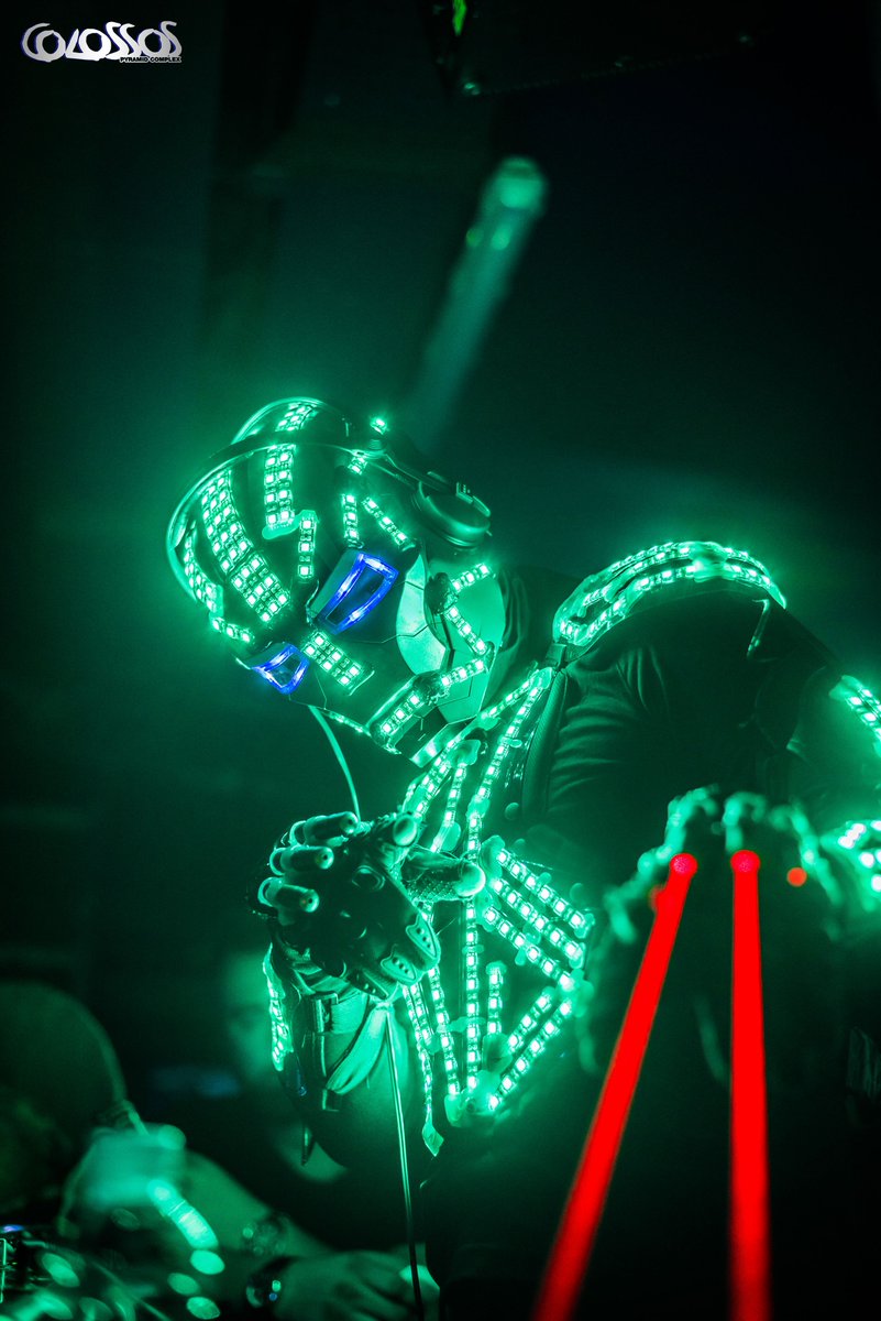 discocolossos's tweet photo. Check out @lucatestamusic + @itsrobotronika #photoalbum #Ferragosto #Edm
https://t.co/khDg8AREnq https://t.co/MCytB5hWtP