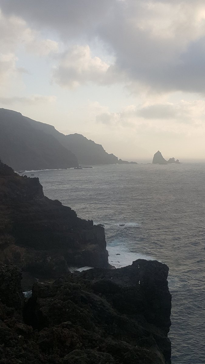 amacas20's tweet photo. Trocitos de tierra queriendo ser mar.
#ElHierro
Buenos días https://t.co/VX4OxphfhB