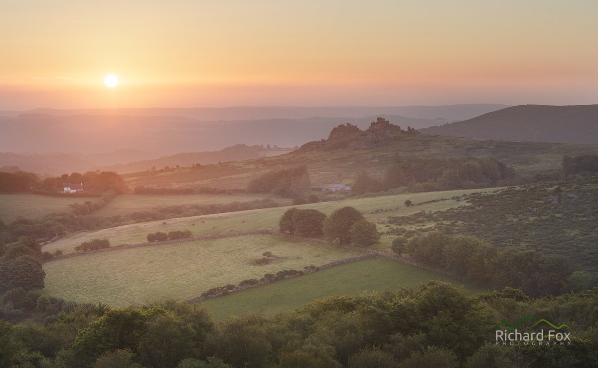 Sunbreak, #HoundTor #Dartmoor @SonyUK @A7RII @dartmoormag @dartmoornpa @DevonLife @VisitDartmoor @VisitDevon