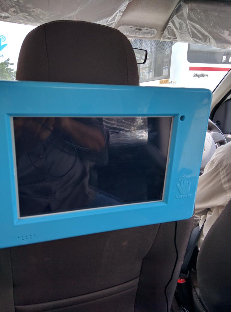 satyarags's tweet photo. @uberindia how does one put this #justap thing ON ? No switch at all https://t.co/s1GQUWmfu0