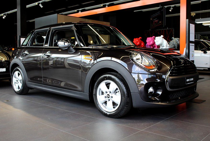 La #MINI One Classic Edition, une élégance qui fait tourner toutes les têtes 😉
>> bit.ly/2b1SyPm #cars