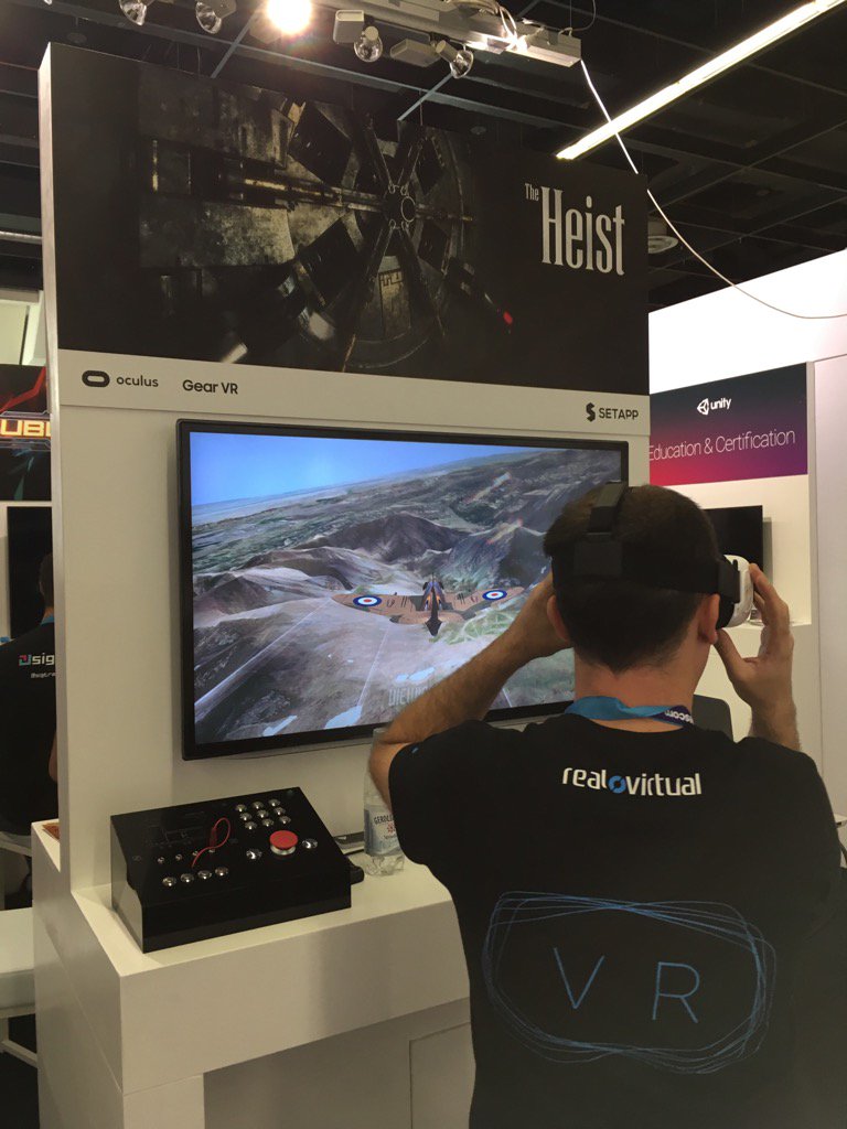 realovirtualcom's tweet photo. Probamos Duerflight de @SetappCompany en #GearVR #gamescom2016 https://t.co/ZioSi3NgnU