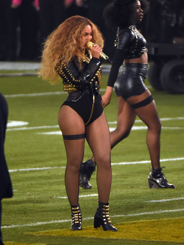 beyonceawards1's tweet photo. RT IF YOU LOVE BEYONCE
#MTVHOTTEST BEYONCE https://t.co/BZsYRIdARb