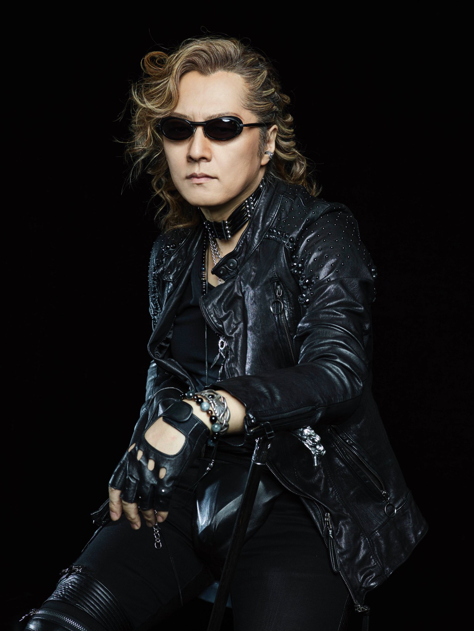 石井竜也 米米club T Stone 現在の石井竜也公式twitterアイコンは12年アー写 そして公開された16年新アー写 Angel Black Angel 石井竜也 白黒 Tatuyaishii0922