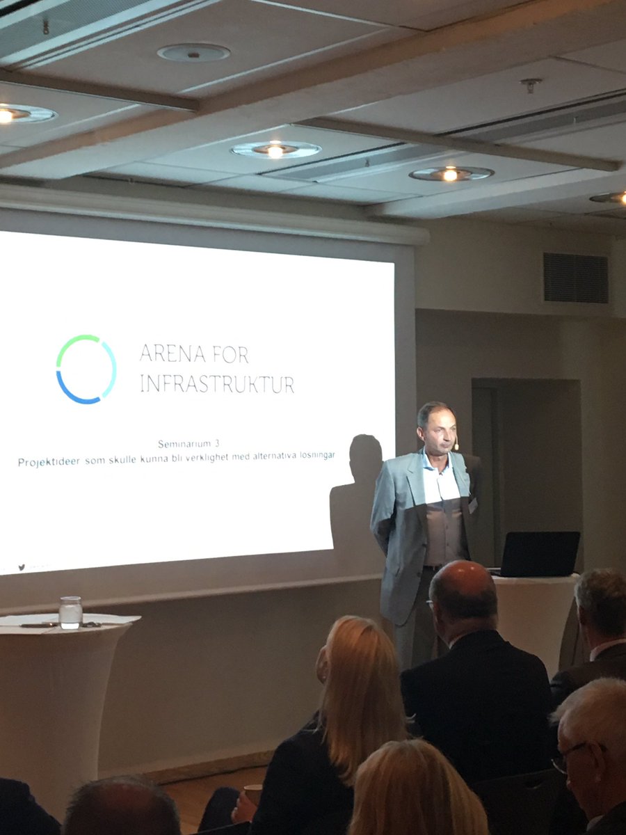arenainfra's tweet photo. Då är vi igång. Malcolm Sjödahl, Ramböll inleder! #infrapol https://t.co/olNf6Zu9a7