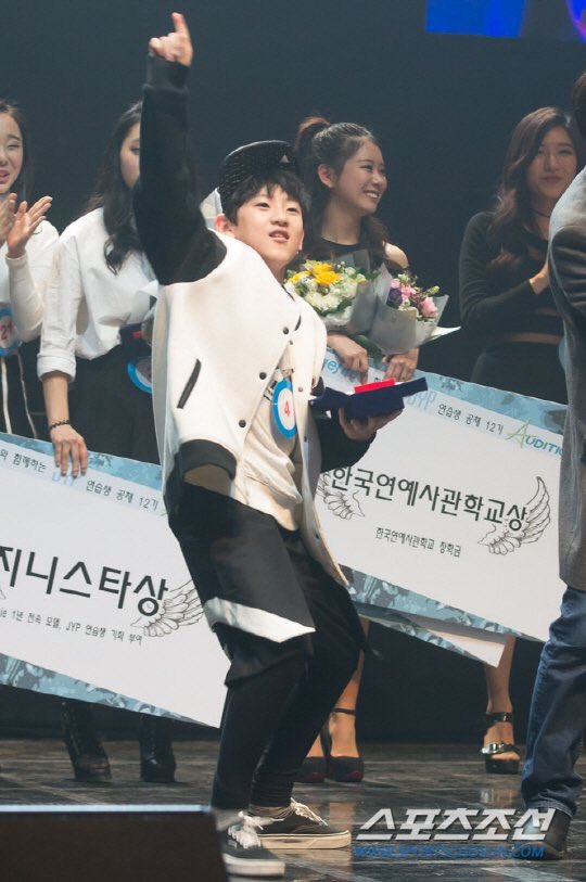 mashiro_JYP's tweet photo. 🔔Boy Traniee🔔
이계훈 (อี คเยฮุน)
- ได้ที่1ในJYP Audition 
- ข่าวลือว่าเกิดปี 2004
#JYP #JYPTraineeShowcase #이계훈 https://t.co/vF8QjCfbYo