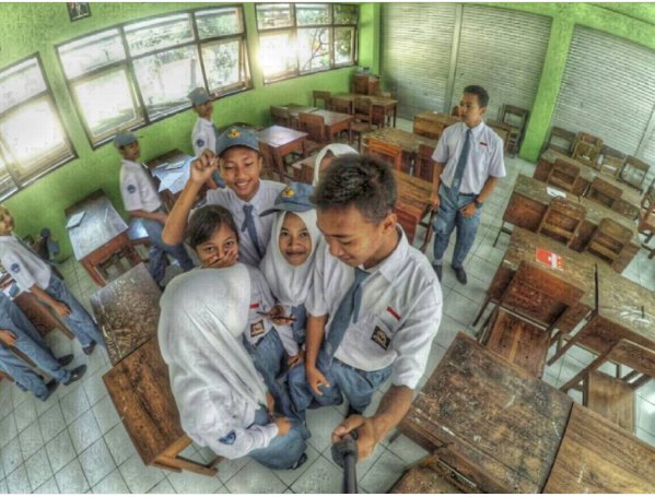 Fe_Femm24's tweet photo. ojo dadi konco tisu #SMANEGA #XIPS1 
#Ahdan #Asna #Diana #Dede #Anggra https://t.co/VRhzD5bCSJ