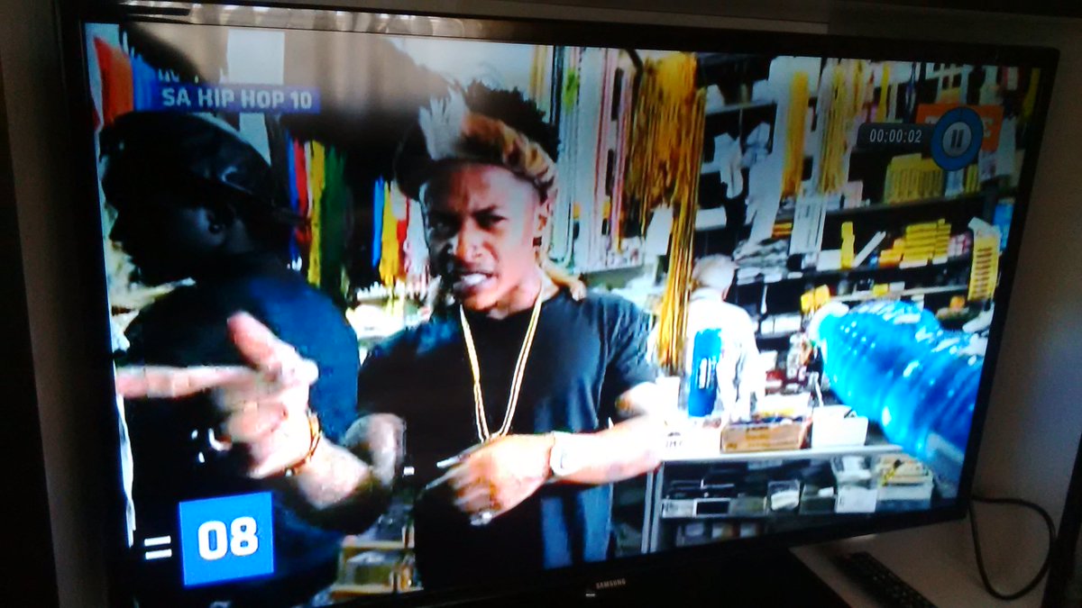 snazzy097's tweet photo. Zaka Zaka Zaka Zaka Zaka, Mahn I Need Hunnids. Moving up the charts now. Wake Up SA @Priddy_Ugly https://t.co/8pwUYqhQRq