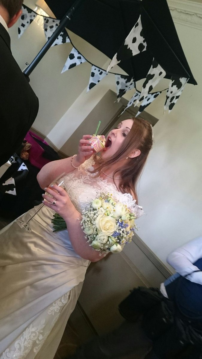 Yum yum #yummyicecream #weddingicecream #loveicecream#yummyyummyinmytummy
