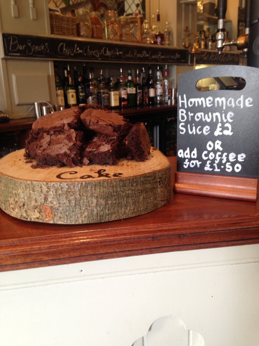 TheRoyalOakCrom's tweet photo. #chocolateorangebrownie #easyjosecoffee @CakeBristol https://t.co/vfb5REOs6w