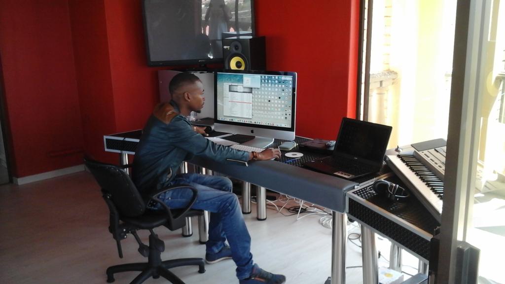 s-tib🎧 tweet media