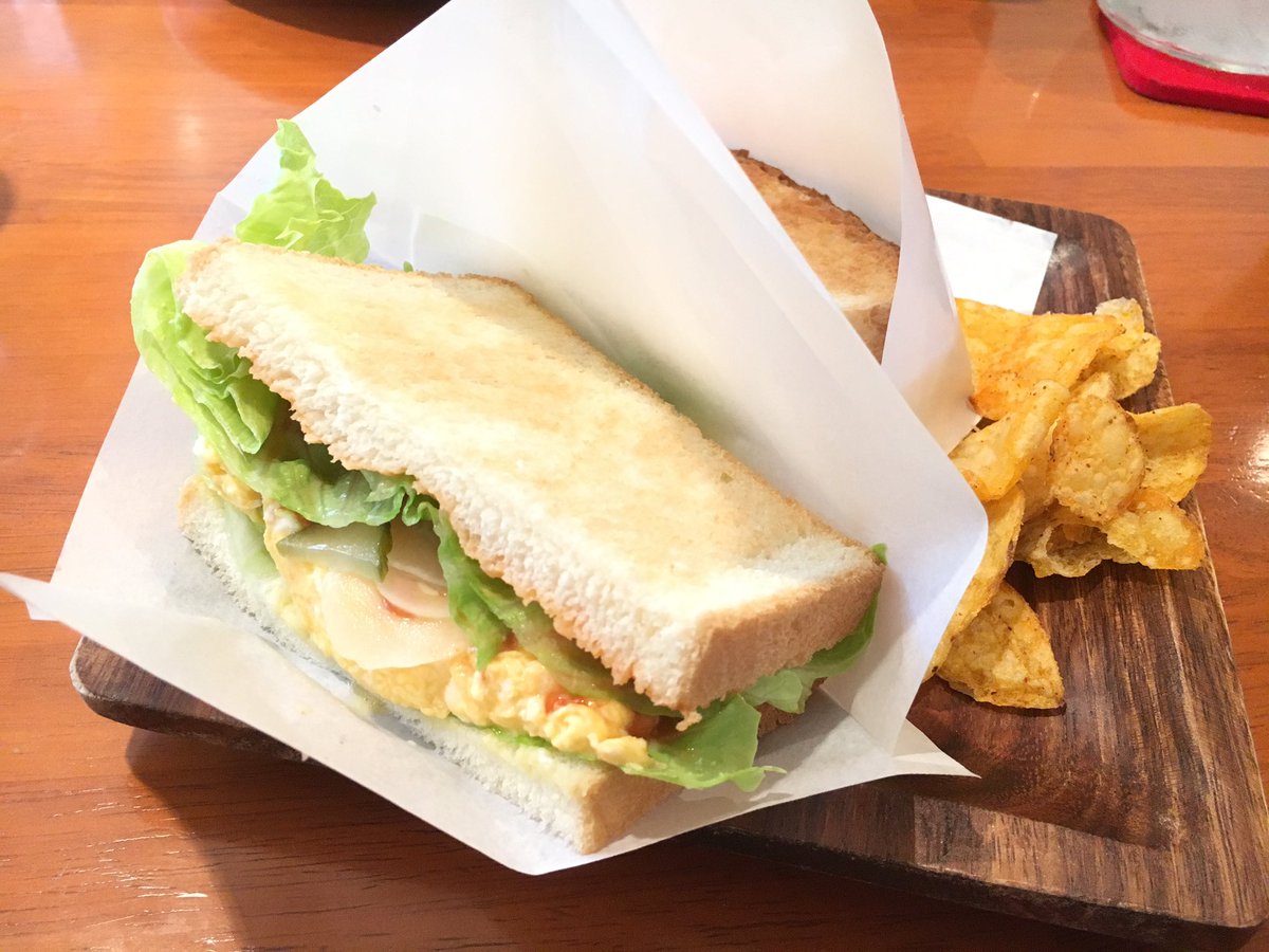 jw_xxx_non's tweet photo. 今日は部活終わってから、
くるみとサクラと
#FEESISCAFE ☕🍴💓

水入れすぎて、
ウチとくるみのコップ
なみなみ入ってるし、
サクラ氷しか入ってなかった😂 https://t.co/8MJRYpQnUh