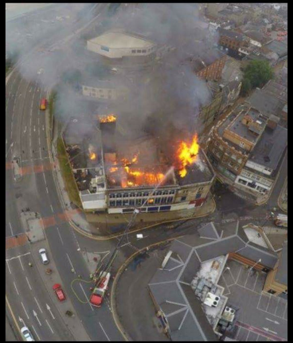 RobertaRodgers's tweet photo. My old nightclub haunt in my late teens early 20's is now destroyed due to a fire. 😭 #hedonism #Barnsley #sadtimes https://t.co/lkPzPm973T