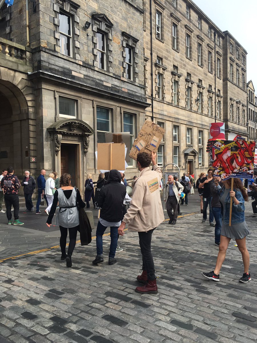 crapappella's tweet photo. william Ii joining in with a protest- classic https://t.co/Vbyp2wLE9K