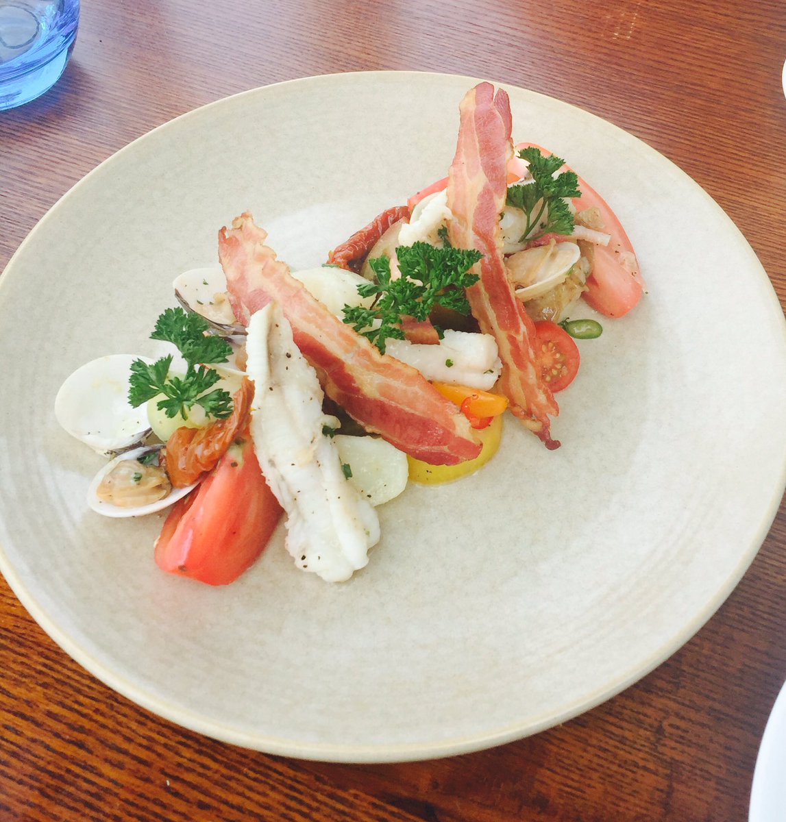ChefEmmess's tweet photo. Today's special monkfish with heritage tomatoes, crushed potatoes, crispy pancetta and clams. #stillandwest https://t.co/jz6j9UzZJZ