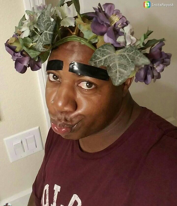 IGVPresents's tweet photo. Female selfies at the moment be like... https://t.co/AbVEHk99HD