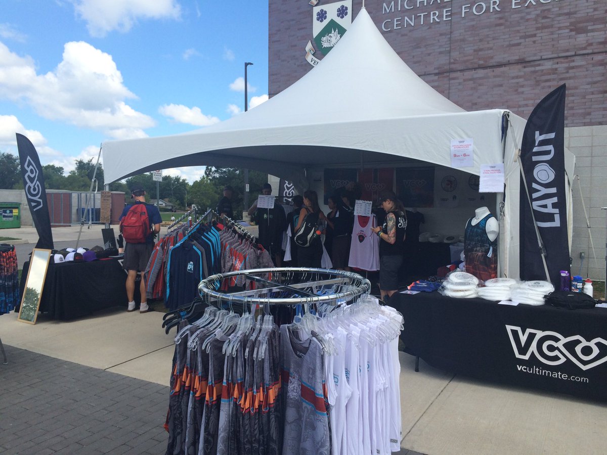 LayoutUltimate's tweet image. Things are looking and feeling hot at the @vcultimate @ShoeNorth #LayoutUltimate tent! @CUC_tweet #cuc2016 🔥🔥🔥