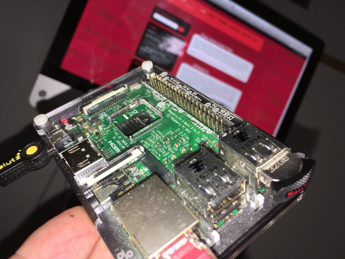 JarJarGeeX's tweet image. Itttssssaaaallliiiiivvveeee 🤖 #SDcardbegone #USBboot , thanks to @gsholling @Raspberry_Pi for excellent tutorial 👍👍👍