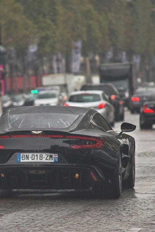 richandbaked's tweet photo. Wet Aston Martin💯 https://t.co/AOgnaCcYfe