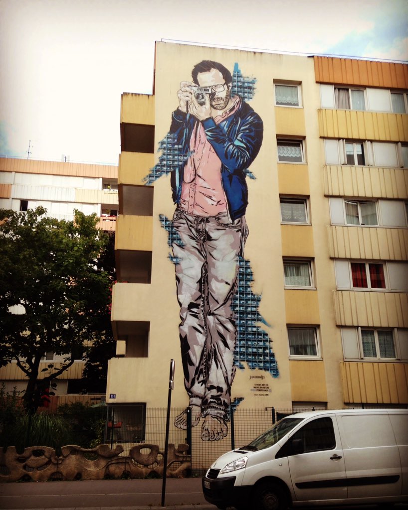 street_artnews's tweet photo. Le photographe photographié...
@street_artnews @janaundjs @Mairiedu13 
#streetart #urbanart #photo #streetstyle https://t.co/rcduOExTzP