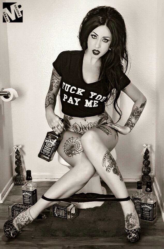 MissDollfaceXx's tweet photo. Fuck you, Pay me. 
#MissDollfaceXx #HellOnHighHeels  #AltModel 📷 @mykesphotos 💄 @missdollfacexx Shirt: @KOLBIJEAN https://t.co/KtTK19s613