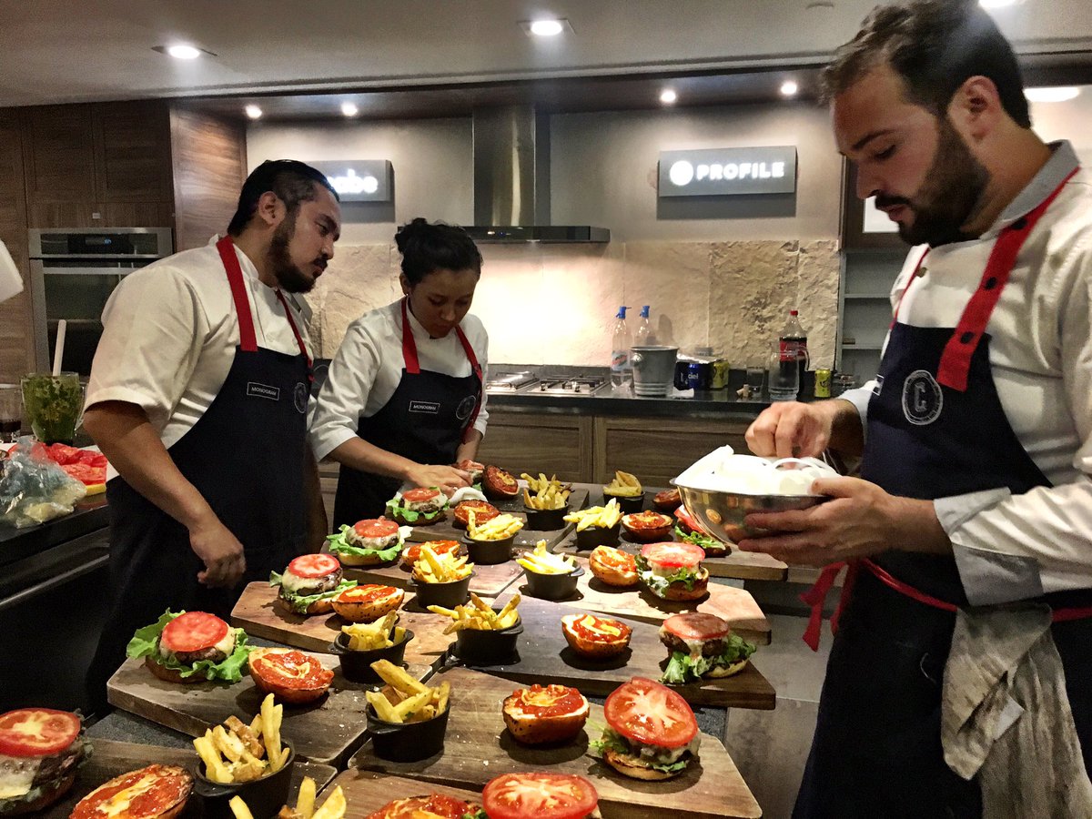 CATAMUNDI_MX's tweet photo. #aboutlastnight experiencia #primeblend @carrera_cm https://t.co/pAsKIyNTIt