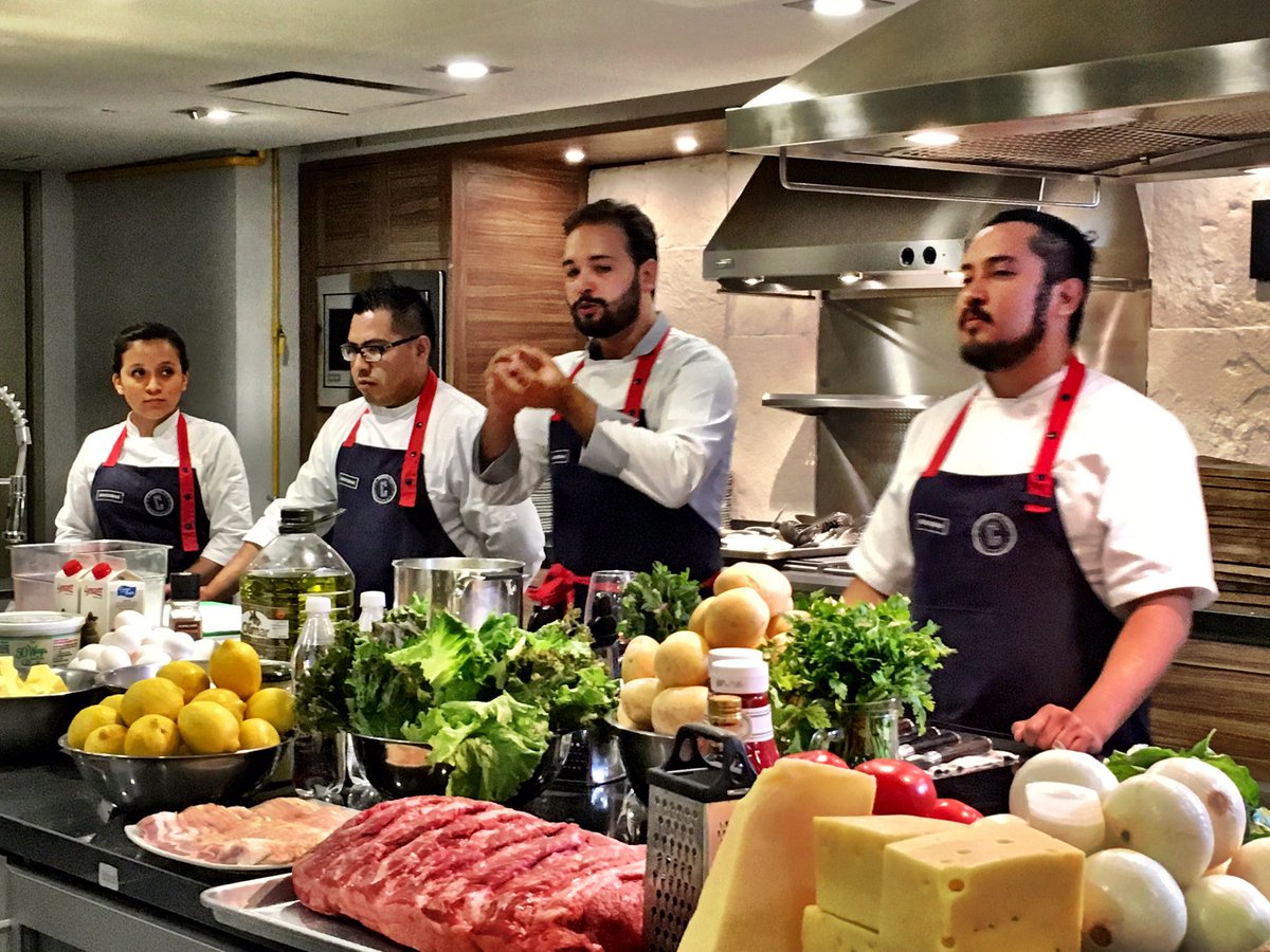 CATAMUNDI_MX's tweet photo. #aboutlastnight experiencia #primeblend @carrera_cm https://t.co/pAsKIyNTIt