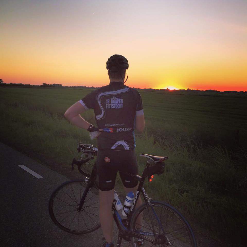 16dorpen's tweet photo. Omdat fietsen te leuk is... Doorgaan tot na zonsondergang. #16dft #kwf #joure https://t.co/vYkR1ONvLl
