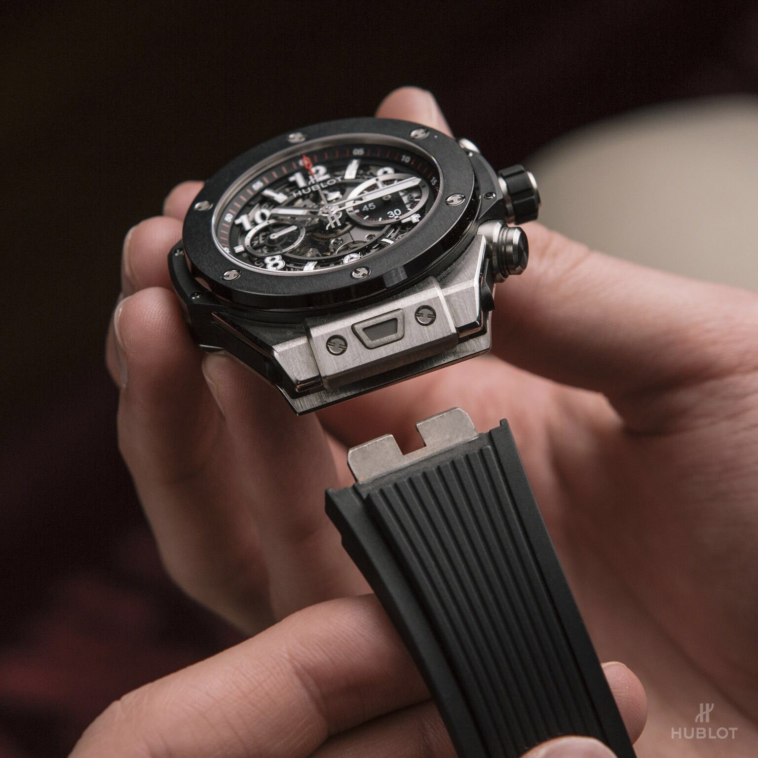 توییتر ウブロジャパン Hublot Japan در توییتر ウブロトリビア ボタン1つでストラップ交換 が簡単に出来る ワンクリック システム 実はシートベルトから着想を得ていたのはご存知ですか フェラーリとのコラボモデルに初搭載され 現在では ビッグ バン の一