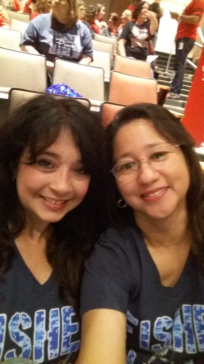 tmgomez2's tweet photo. Waiting for the team! 
#Convoselfie https://t.co/ee46Wh5DSZ