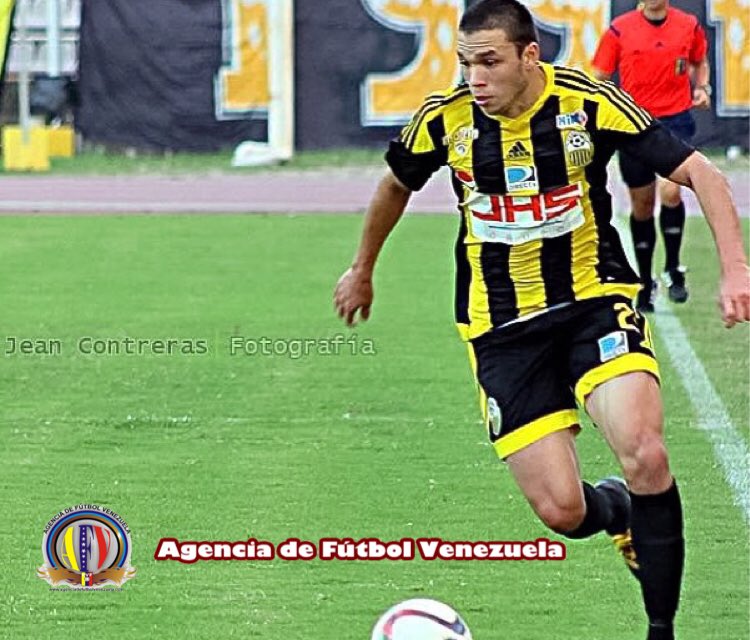 agenciadefutbol's tweet image. Nuestro delantero @JuanC_Azocar26 estuvo 70 minutos en cancha en el JBL 0-1 TAC.

#CLA2016 🇻🇪⚽️