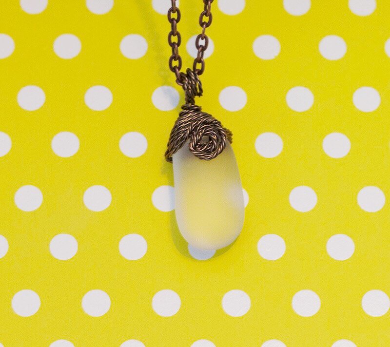 MidnightCompass's tweet photo. Frosted White Wire Wrapped Sea Glass Necklace, Merma… https://t.co/7NyCblghII #TheMidnightCompass #BeachGlassPendant https://t.co/9lLfDPxpyn