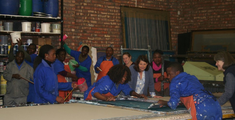 TsongaTextiles's tweet image. Meet the team responsible for all our original prints and products. #Tsongatextiles #Tsongateam #Printing