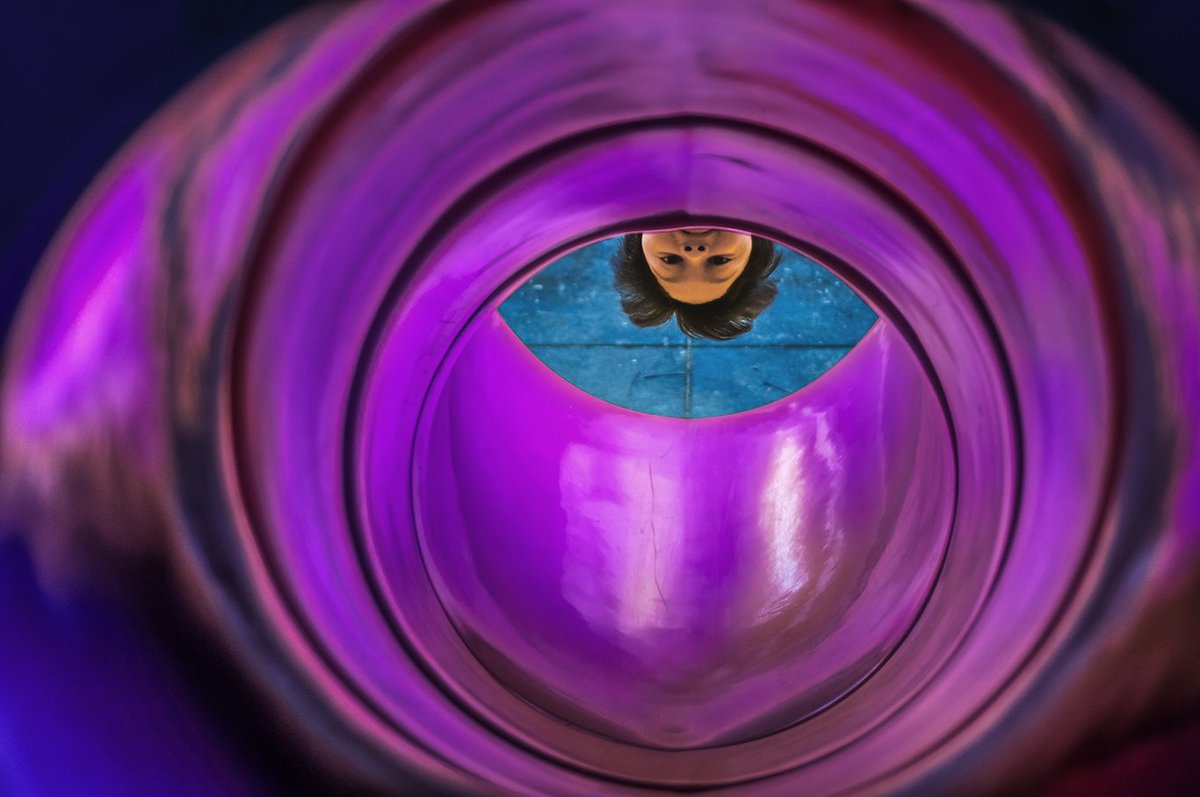 MyRoyalEurope's tweet photo. Peek-a-boo! 👦 #HarmonyoftheSeas https://t.co/rtLE1YhgMY