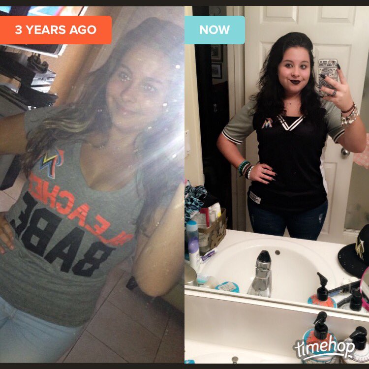 babyy_pia's tweet photo. Forever and always a Marlins fan⚾️💙 #fishfamily #FloridaMarlins #bleacherbabe #diamondgirl https://t.co/4s13qLqfYl
