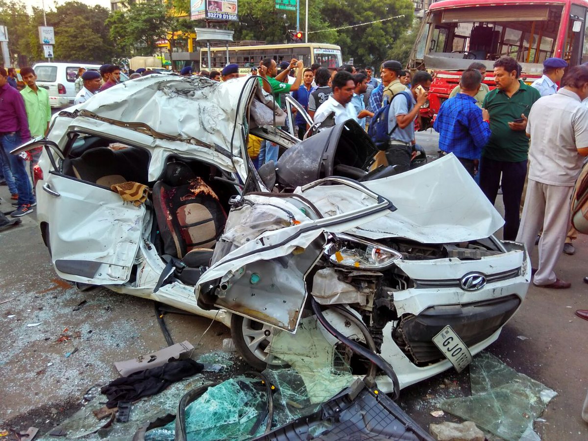 Freak accident on Ashram Road Ahmedabad, two dead, several injured
