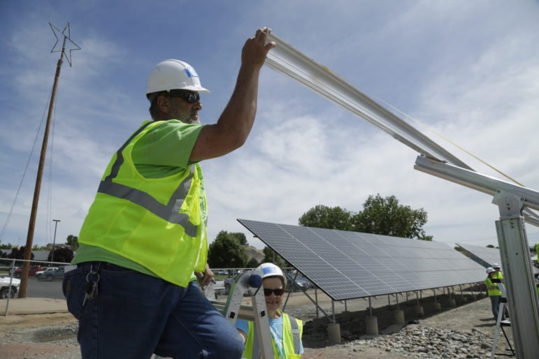 mPowerSolarGen's tweet photo. #Colorado’s #Solar Gardens Put #Renewables Within Reach For The Poor https://t.co/FN45LsJ1T6 https://t.co/BDBE1EZuYa