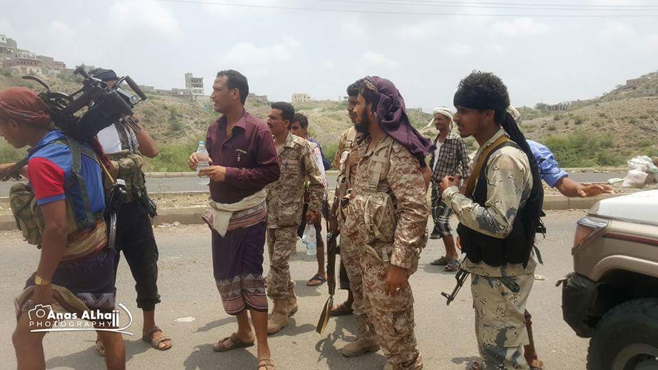TAIZ_NOW's tweet photo. #تعز
ابطال المقاومه الشعبيه والجيش الوطني يسيطرون على نقطه غراب ويطردون المليشيا منها
منفذ غراب تحت سيطره الابطال https://t.co/wlCKMQ9JTx