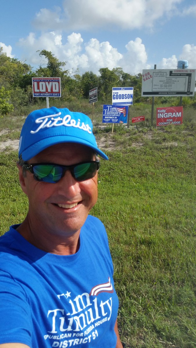 TimTumulty's tweet image. Who has the best looking sign in this campaign!?