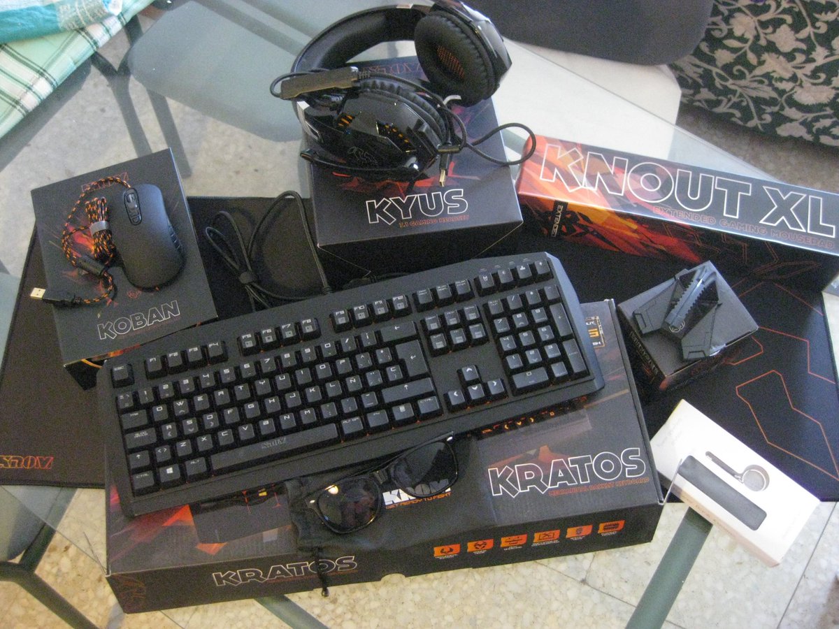 Aliena666 tweet media