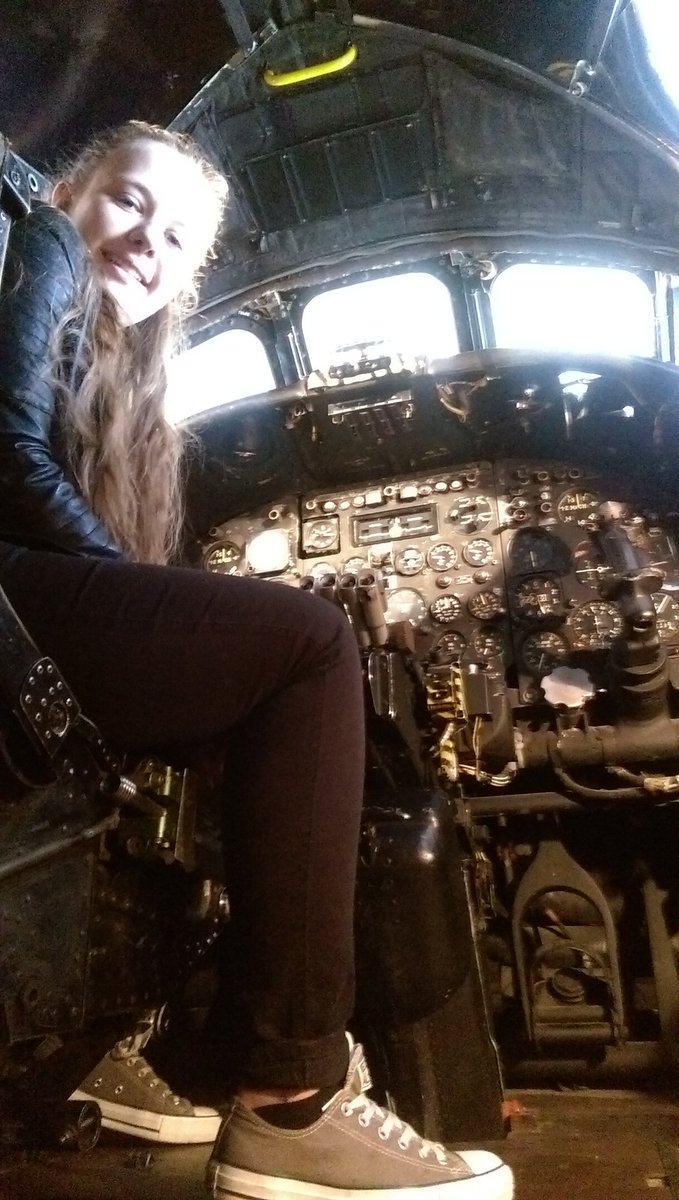 nessteve's tweet photo. @EmiliaKerwin in her #Vulcan #XM602 
#twitterVforce https://t.co/IfAqxo5kQk